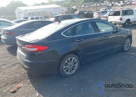 2020 Ford Fusion Plug-In Hybrid Titanium z USA, uszkodzony, nr VIN 3FA6P0SU3LR154945